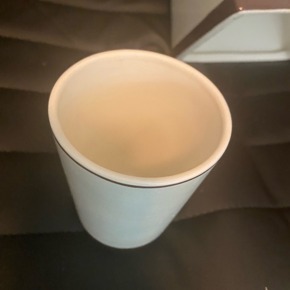 Kassatex Fine Porcelain Cup & Tissue Holder Light sky blue with brown trim - Picture 5 of 11